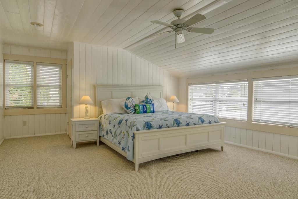 Twins Inn & Apartments St. Pete Beach Room photo
