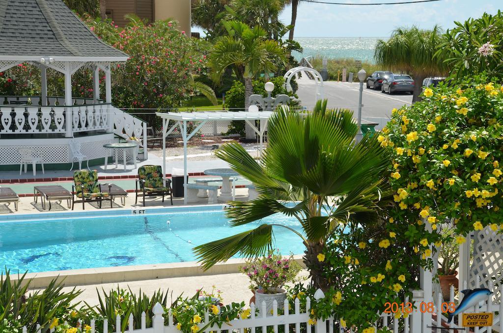 Twins Inn & Apartments St. Pete Beach Room photo