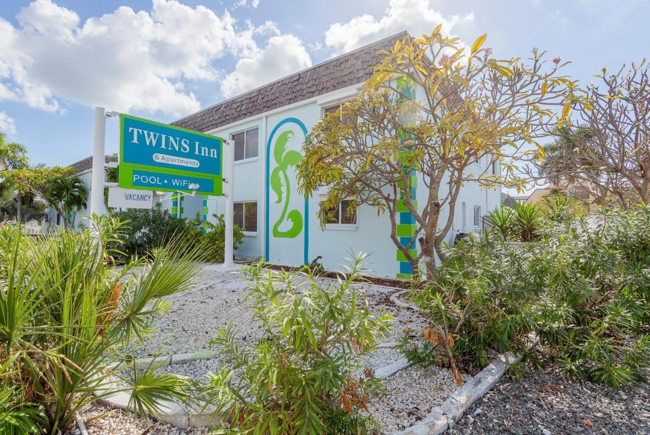 Twins Inn & Apartments St. Pete Beach Exterior photo